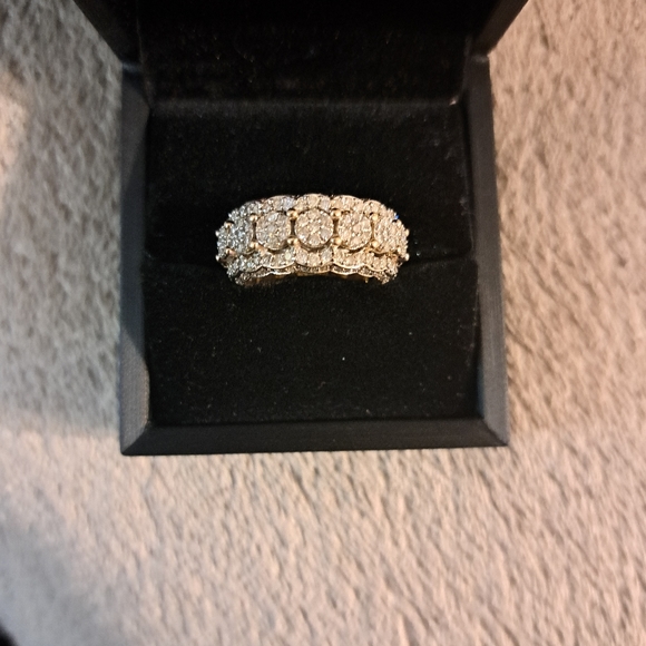 Diamond Ring - Picture 2 of 6